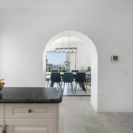 Marbella-private Heated Pool And Breathtaking View فيلة