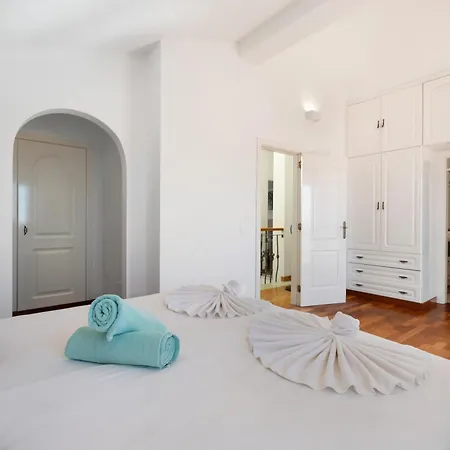 וילה Marbella-private Heated Pool And Breathtaking View אדחה